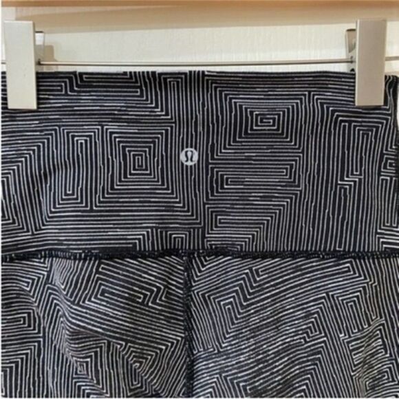 Lululemon Wunder Under leggings - Picture 5 of 6